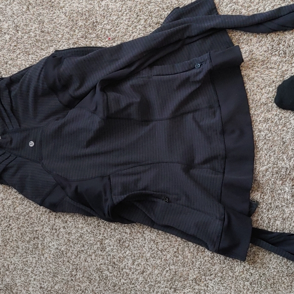 Lululemon workout jacket - Picture 3 of 4